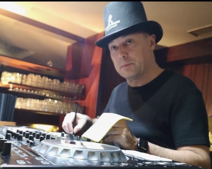 Dj Márty